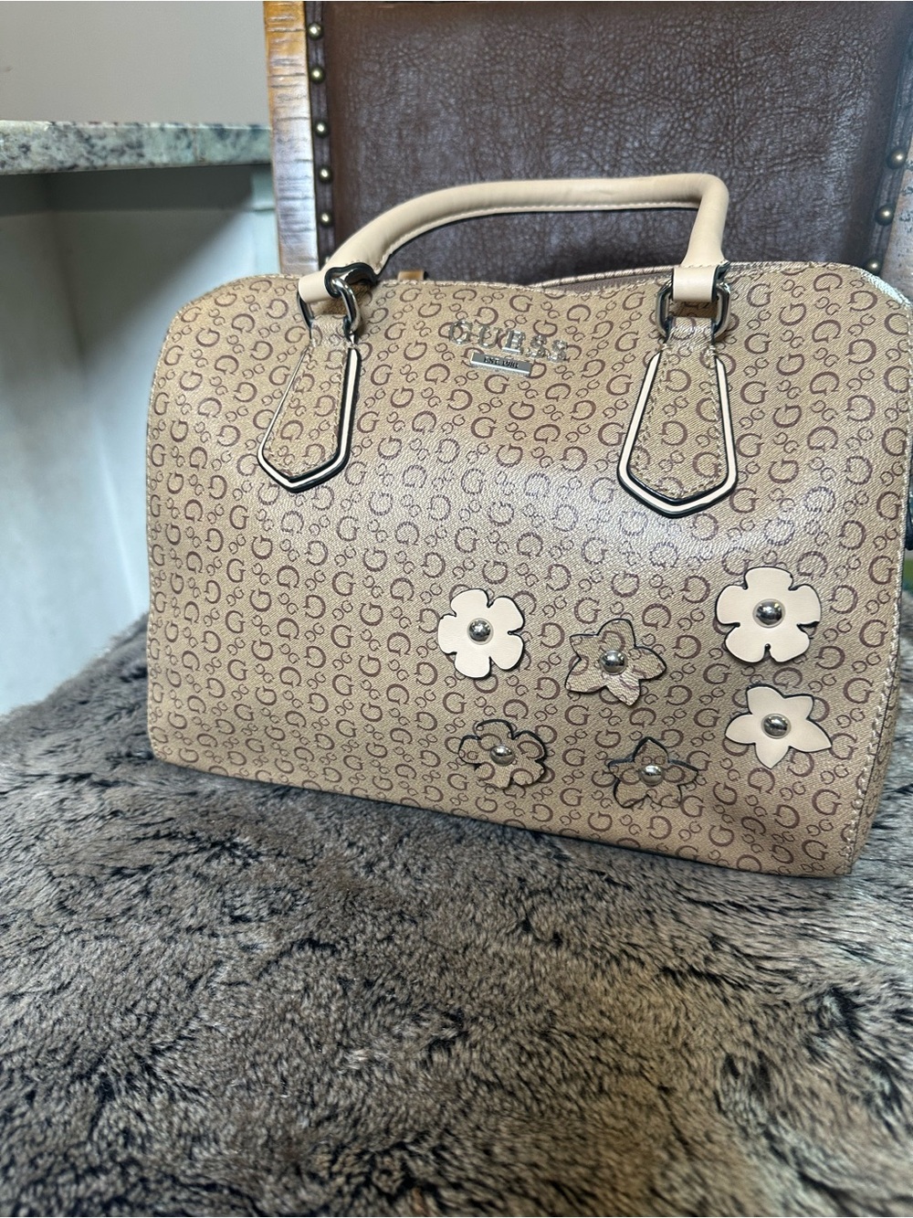 NWOT Guess G Logo Floral Application Satchel Tote Bag